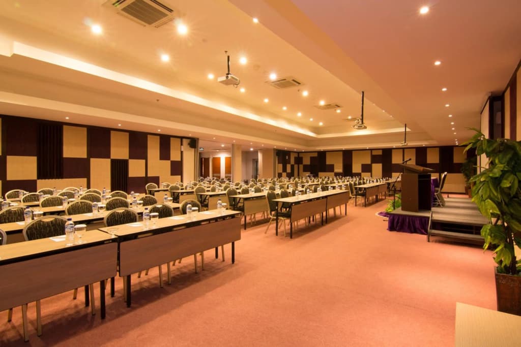 Kuta Central Park Hotel - photo 38