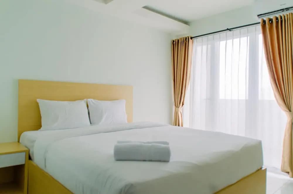 Comfortable And Minimalist Studio At Amethyst Apartment - photo 2