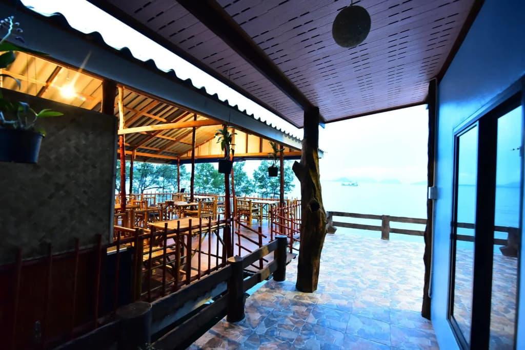 Chomlay Room & Restaurant - photo 2