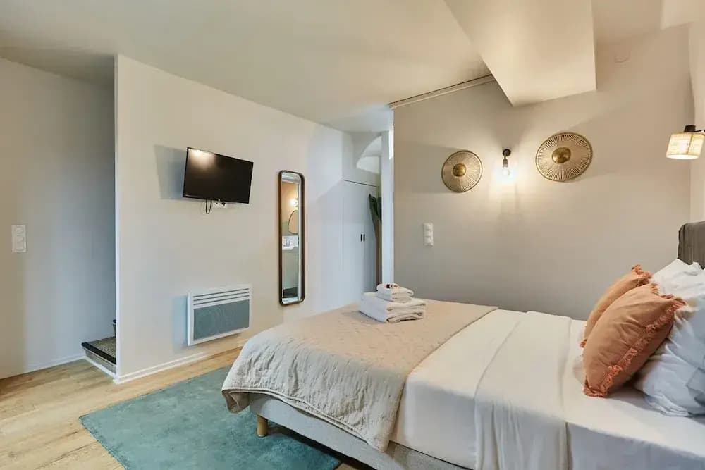 Charming Duplex 1 Bedroom Center of Paris - photo 1