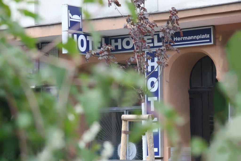 Hotel am Hermannplatz - photo 11