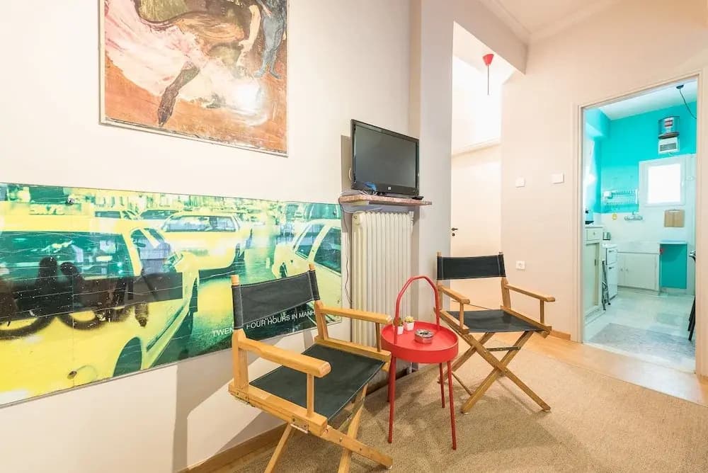 Bright 2 Bed Apartment by Cloudkeys - photo 1