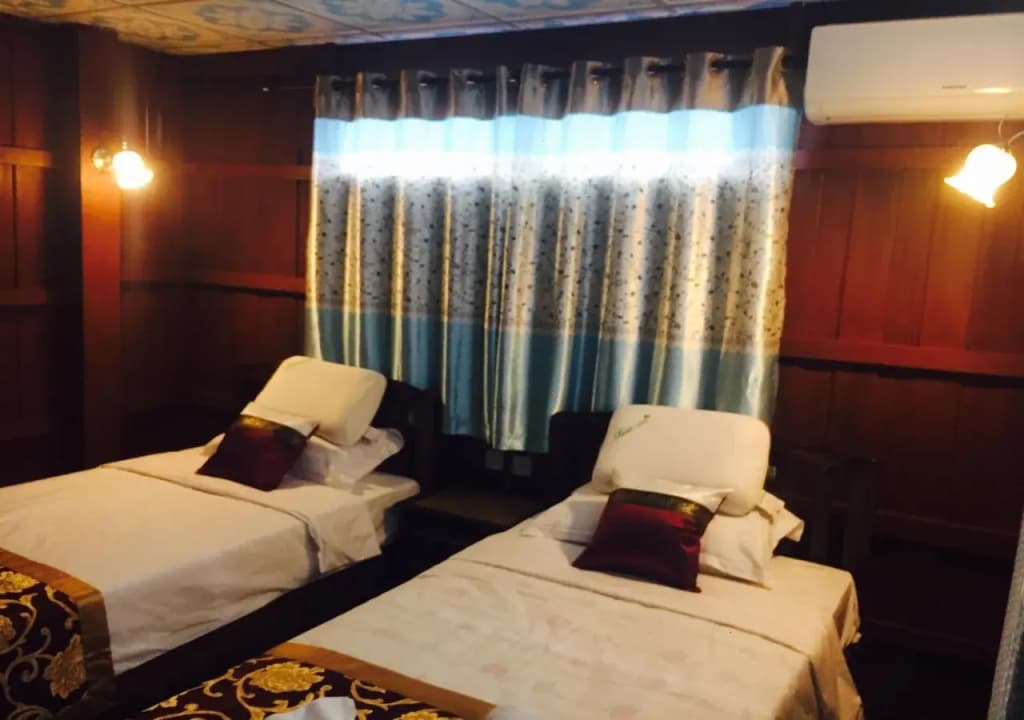 Wooden Hostel - photo 2