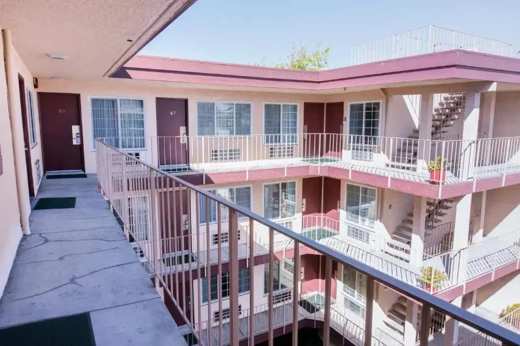 La Casa Inn - main photo