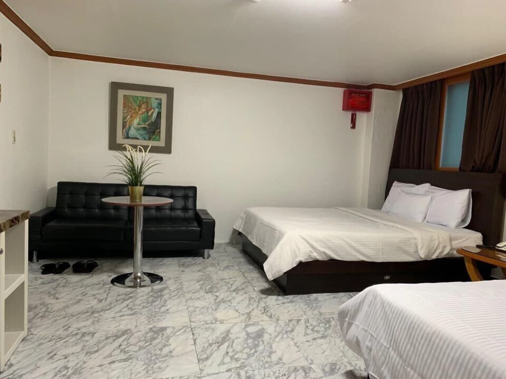Hotel New World - photo 4