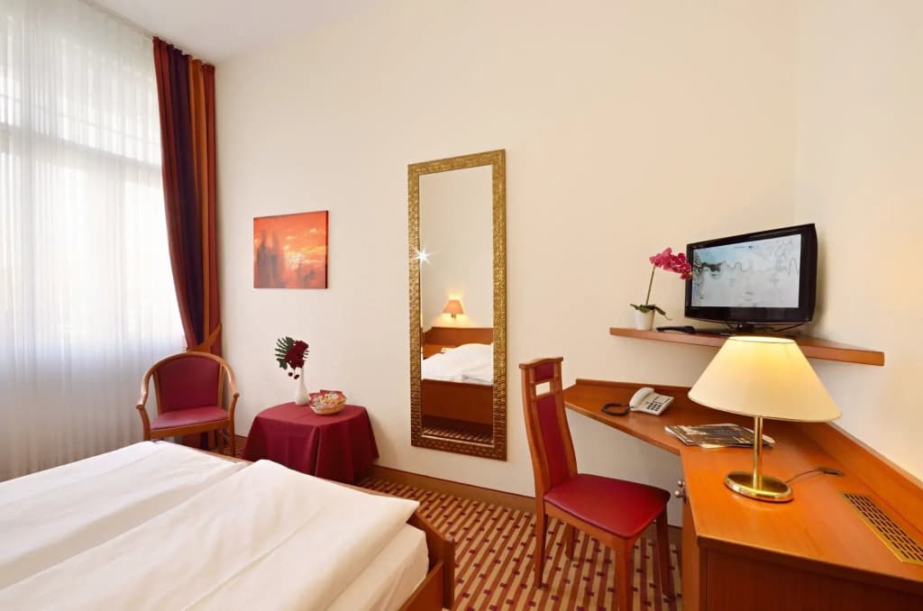 Hotel Schöneberg - photo 8
