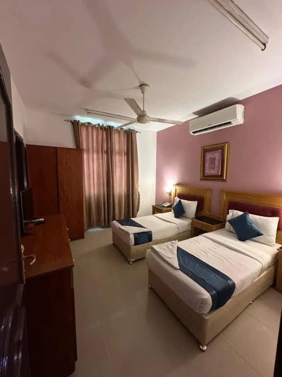 Savoy Inn Hotel - photo 31