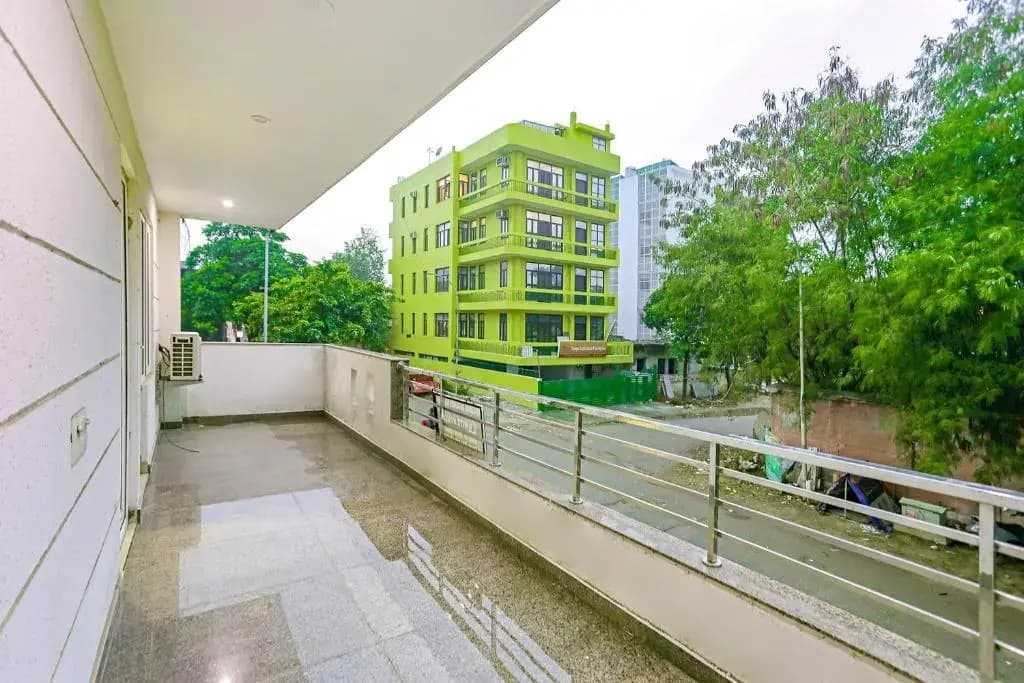 Fabhotel White House Bnb - photo 19