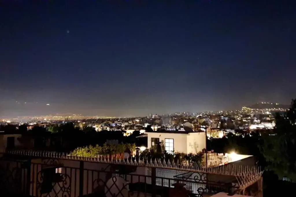Central apt with private rooftop and stunning view - photo 9