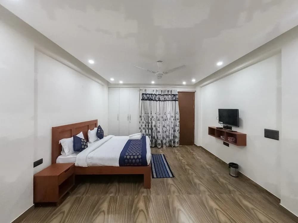 Under My Roof Luxury Apartment - photo 4