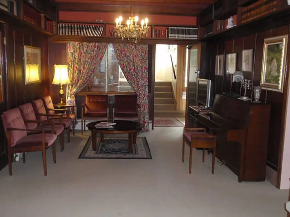 Warburton Lodge - photo 19