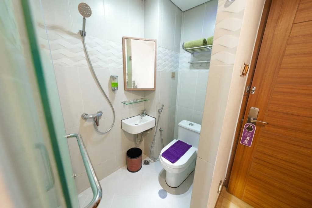 Heef Hotel Pasar Baru - photo 9