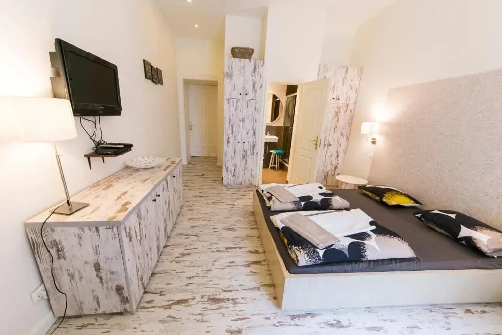 Central 5 Guest House - main photo