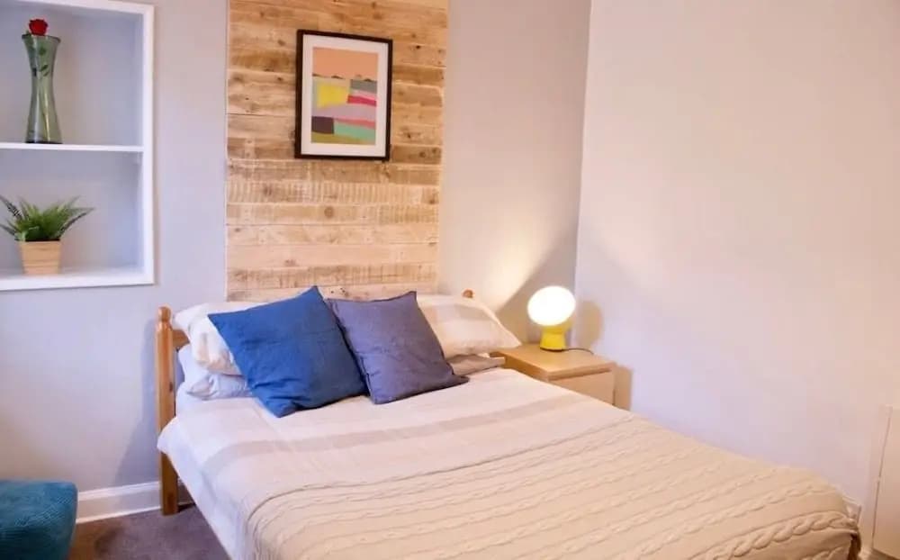 Unique two bed Main Door Flat at the Meadows - photo 9