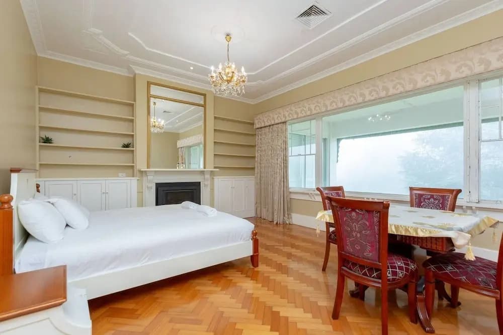 Classic 5 Beds Mt Dandenong Resort - photo 6