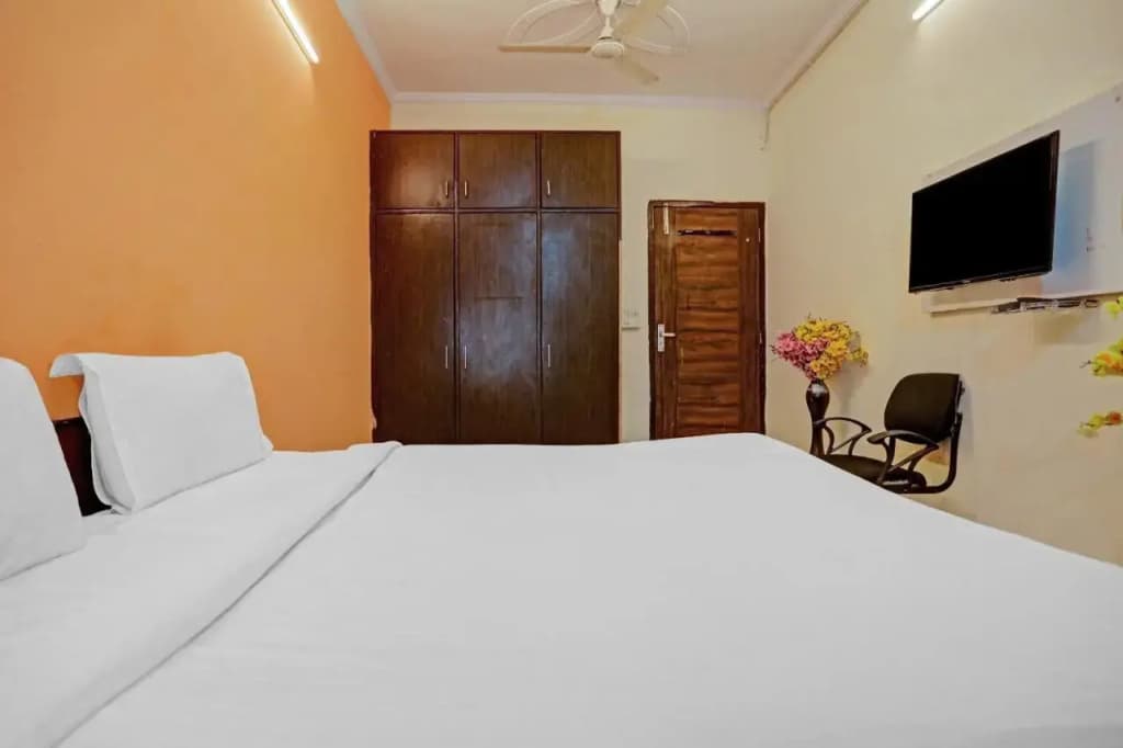 OYO Flagship 80533 Green Homes - photo 5