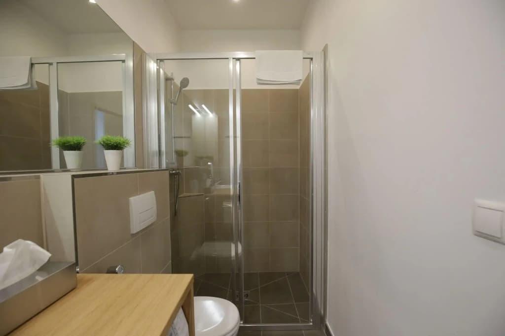 Vienna Gold Apartments - photo 8