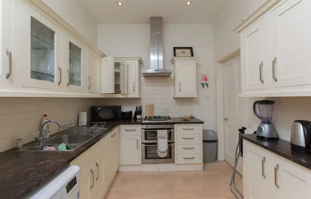 Spacious, Bright 5-br Flat for 10 in Edinburgh - photo 26
