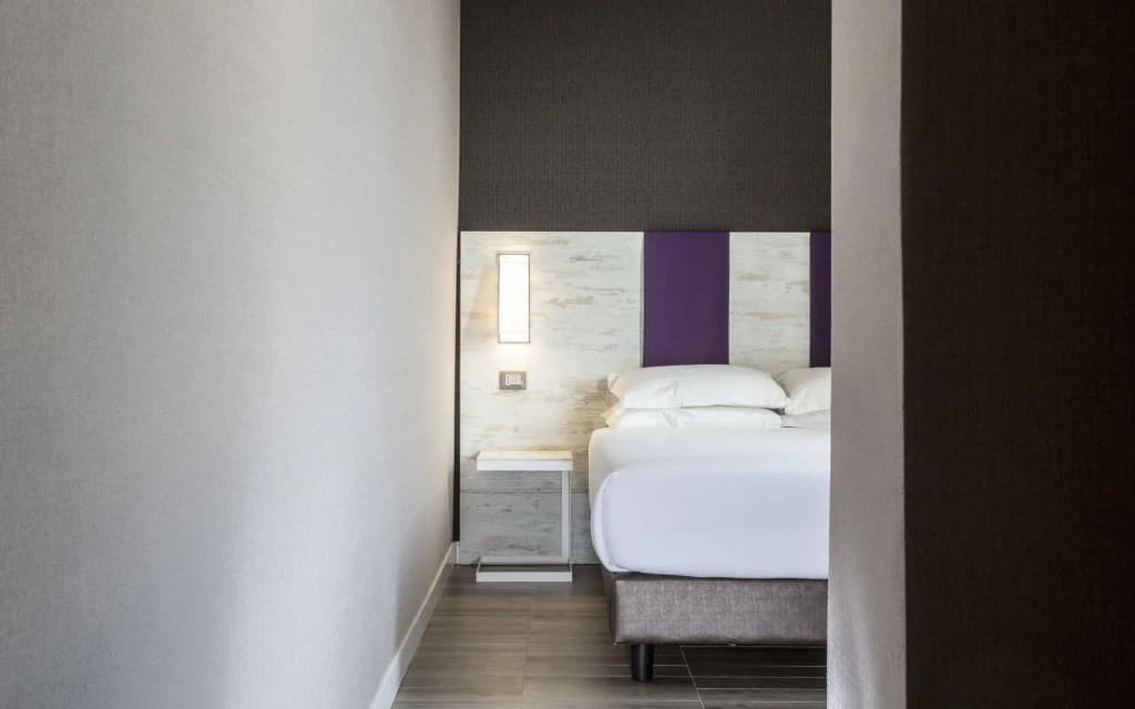 The Guardian Hotel - photo 41