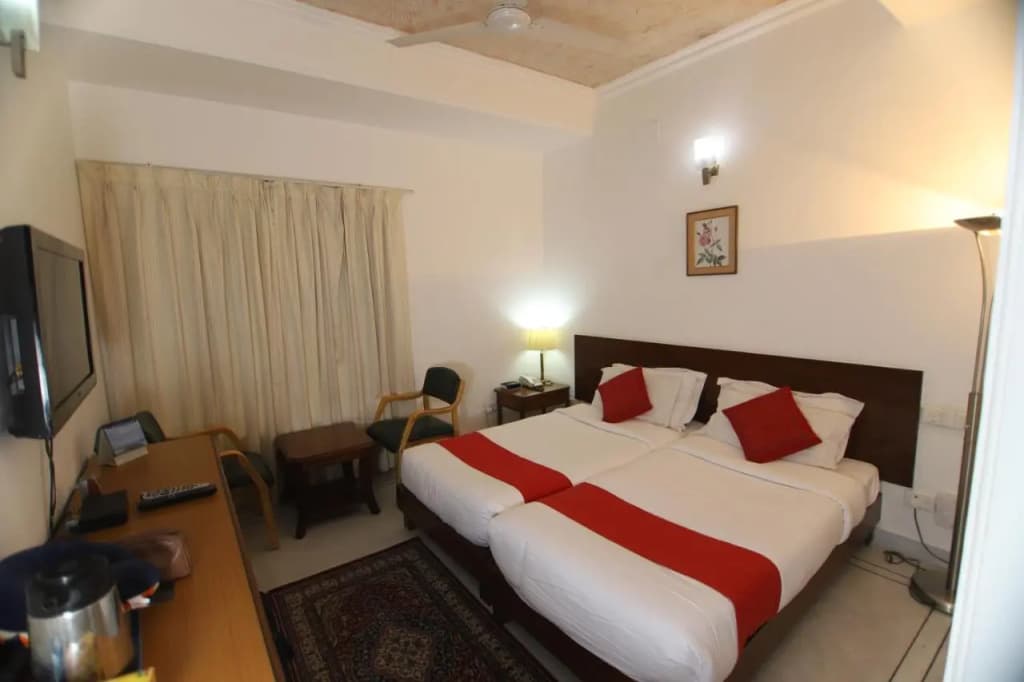 Hotel Palm Greens - photo 16