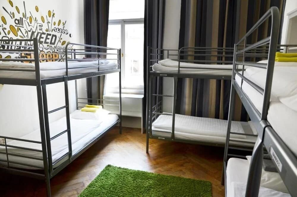 The Republic Garden - Hostel - photo 11