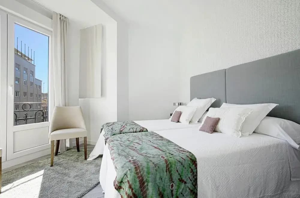 The Best Location, 8pax, 3BD & 2Bth, Reina Sofia II - photo 6