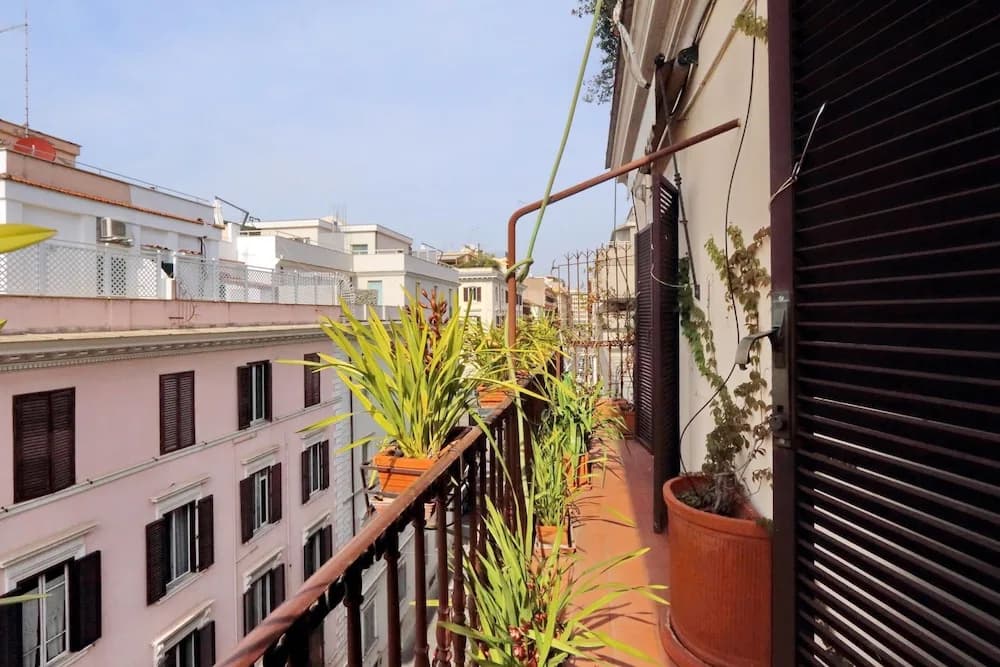 Treasurerome Colosseum Terrace 2BR - photo 9