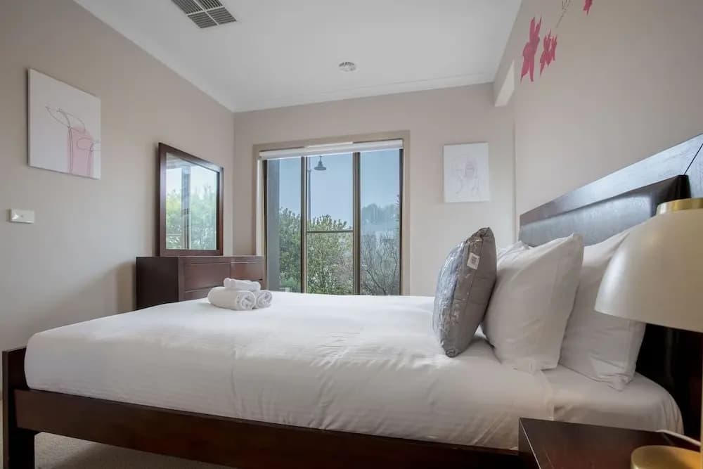 Gorgeous 4BR Home in Point Cook - photo 6