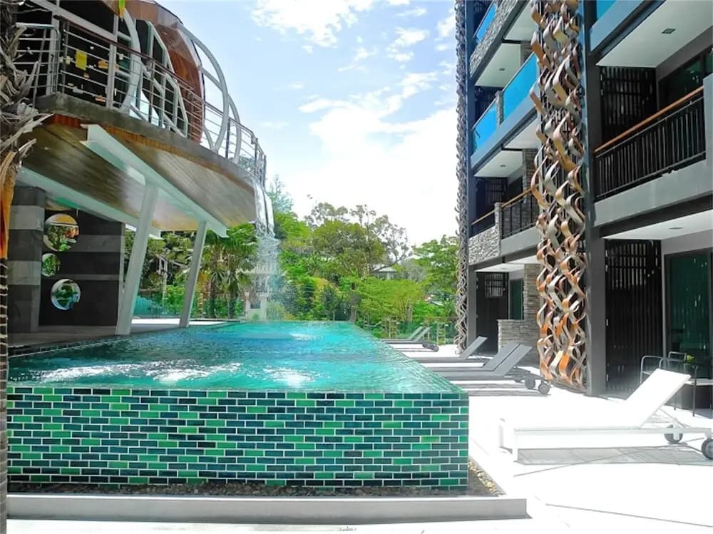Emerald Patong Studio with Garden View - photo 7
