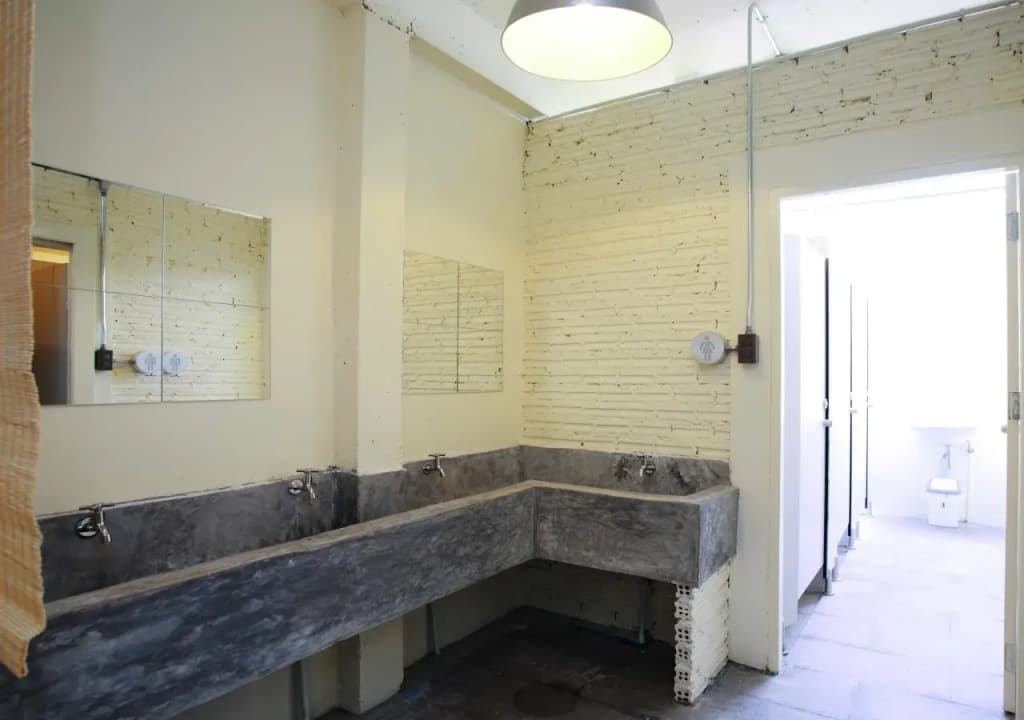 2W Cafe & Hostel - photo 7