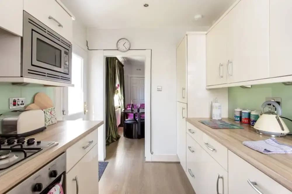 2 Bedroom Flat With Garden - photo 12