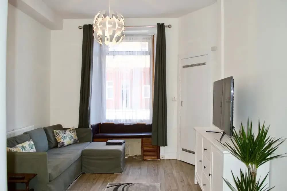 Bright And Modern 1 Bedroom Flat - photo 4