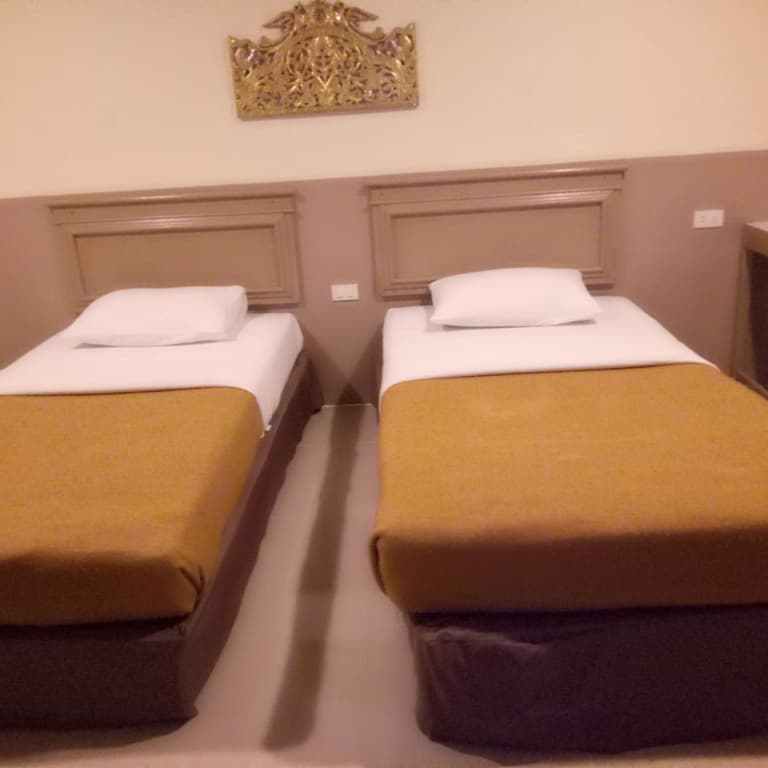 Tongpoon Hotel - photo 15