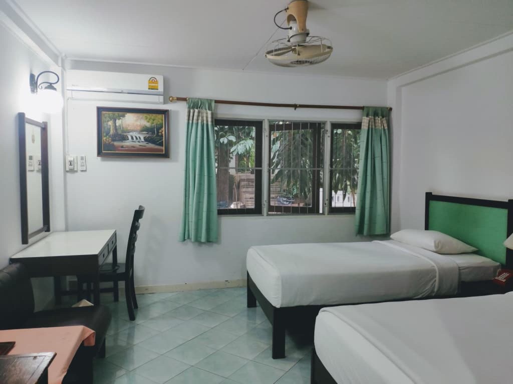 Changpuak Hotel - photo 3