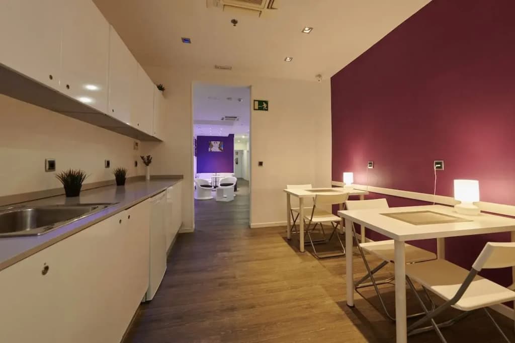 Hostal Mayerling Centro - photo 18