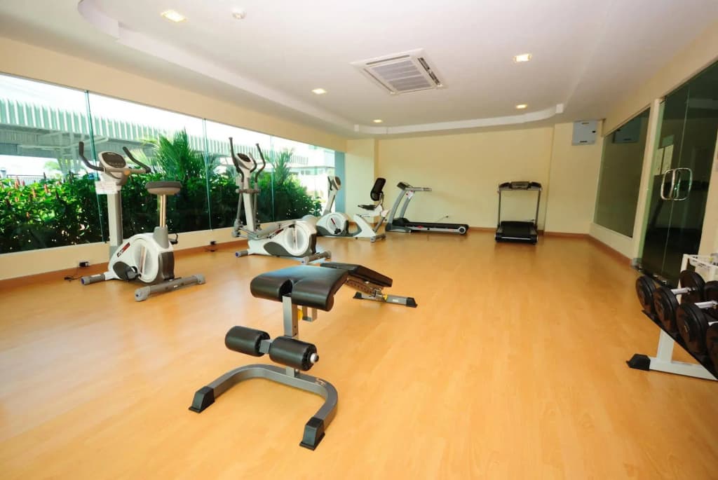 OYO 829 Royal Thai Residence - photo 18
