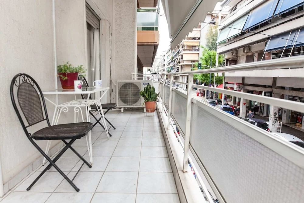 Beautiful Retro Apt in Koukaki - photo 13