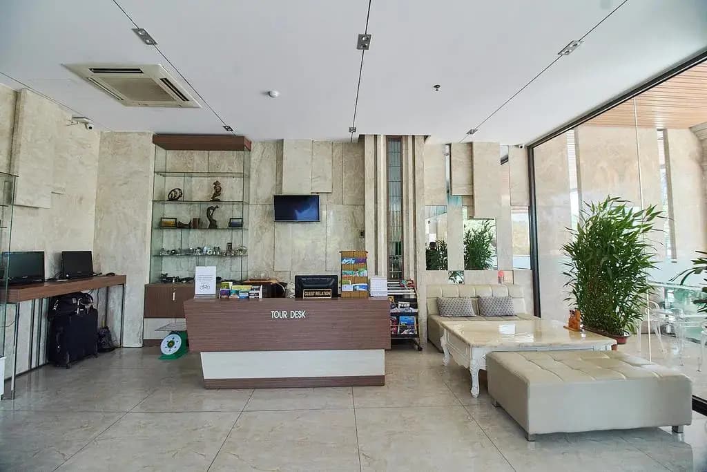The Sol Hotel - photo 2