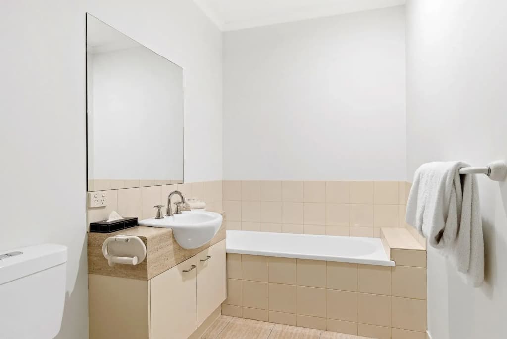 MainStay Suites Kew - photo 9