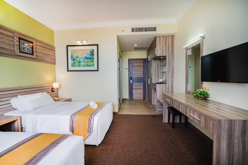 HIG Hotel & Convention - photo 25