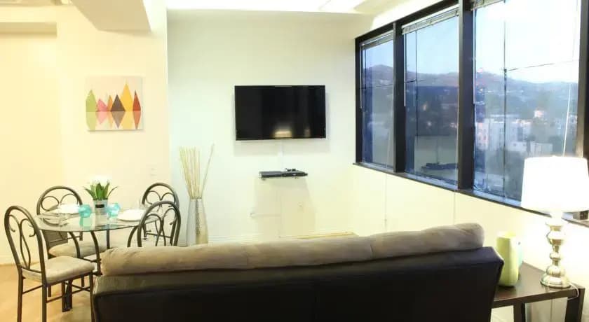 Studio Sunset Blvd - photo 1