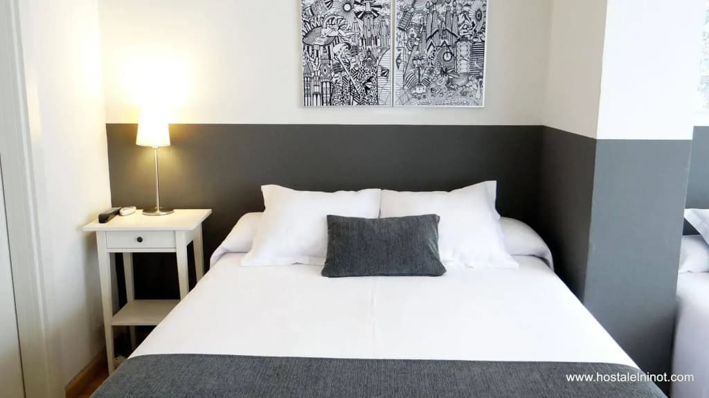 Hostal El Ninot - photo 12