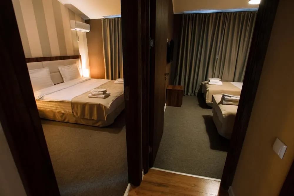 Hotel West - photo 7