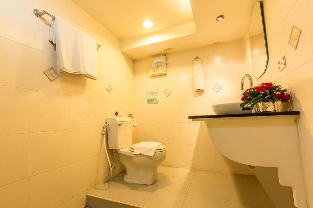 Sam's Lodge Hotel - photo 8