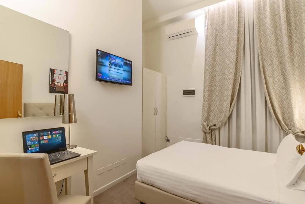 Hotel Accademia - photo 5