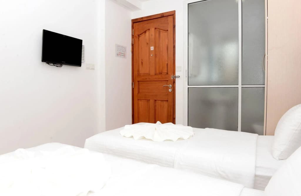 Express Inn - photo 12