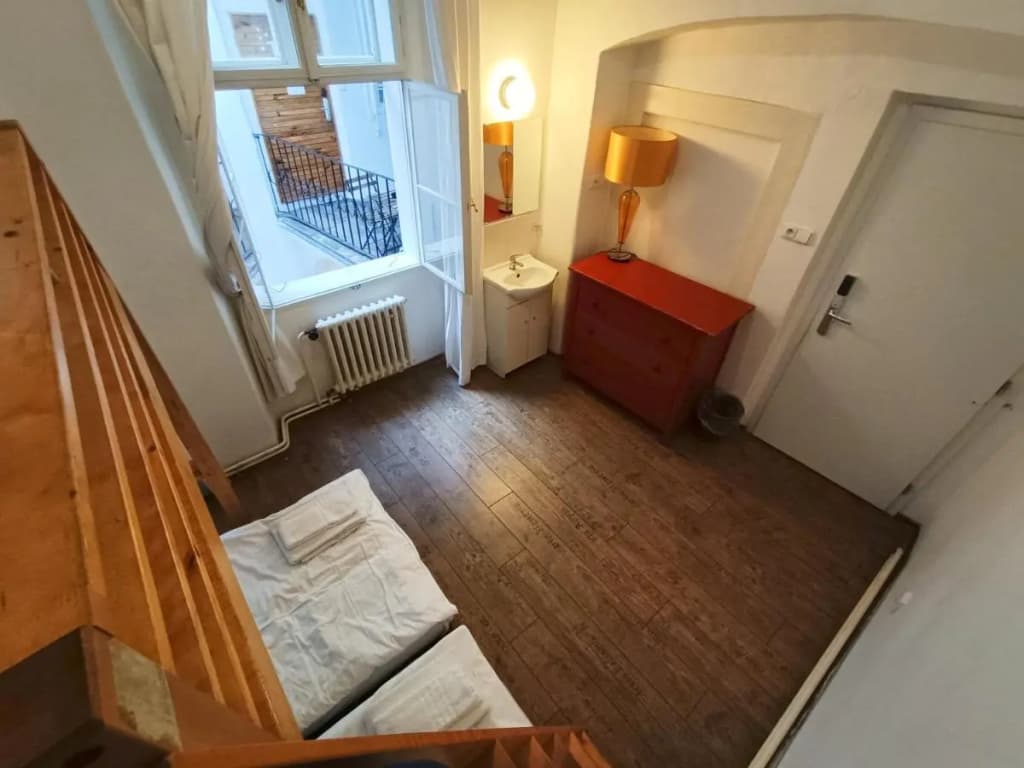 Charles Bridge Economic Hostel - photo 38
