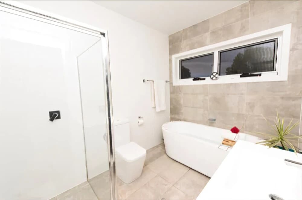 Guildford villa - photo 9
