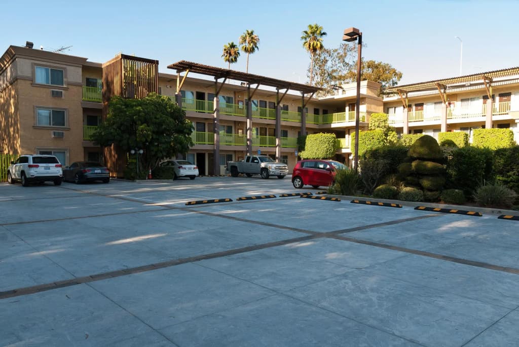 GlenRock Inn & Suites - photo 1