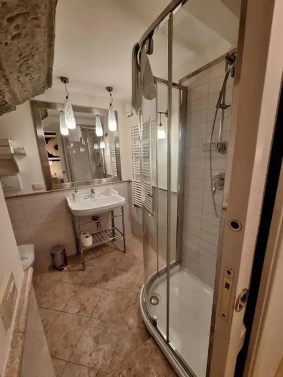 Cozy & Charming Florentine Hideaway - photo 6